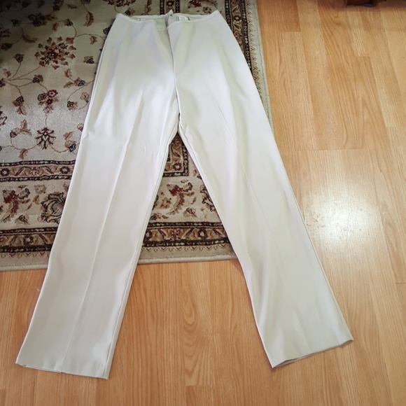 Cute women's suit - Picture 4 of 6